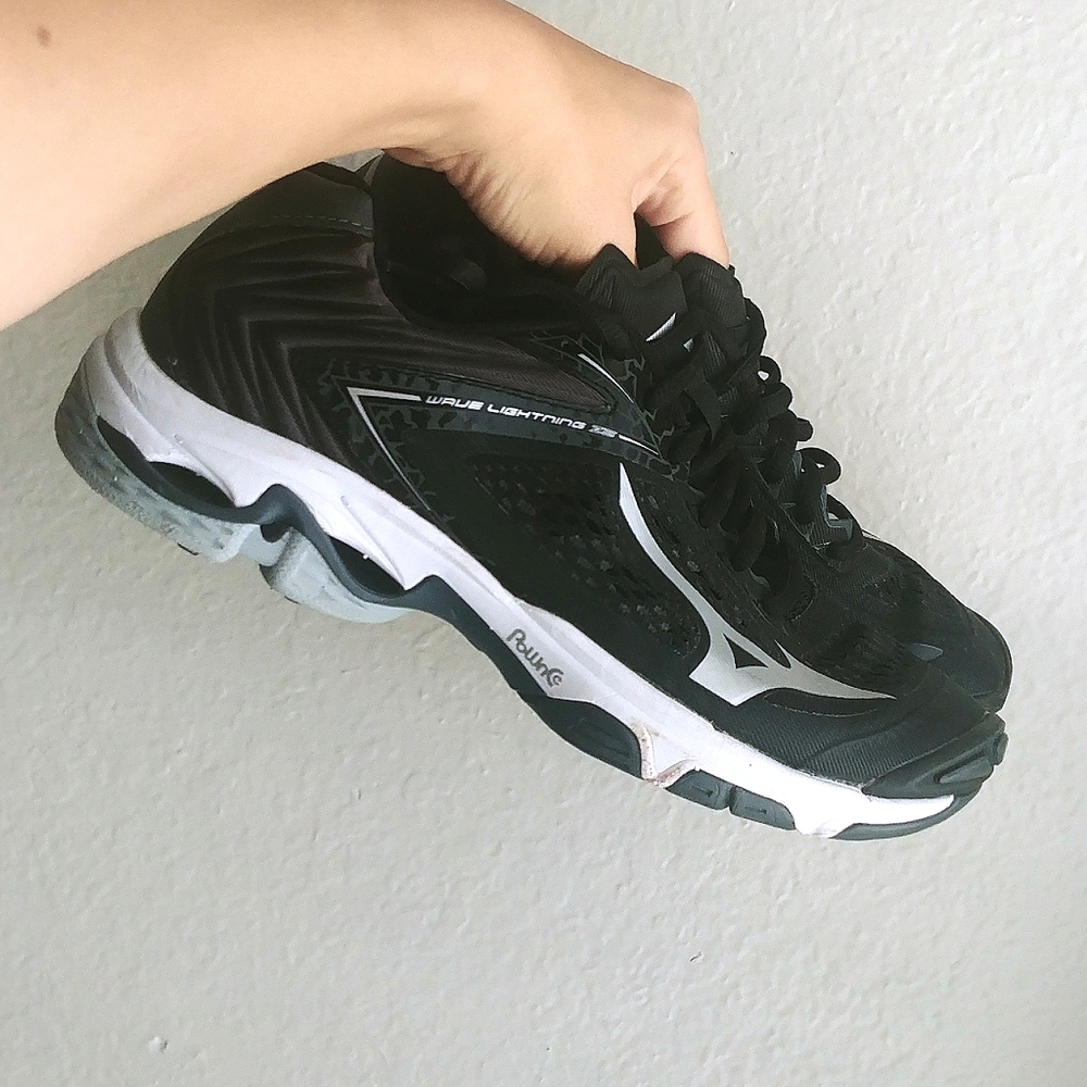 Mizuno Wave Lightning Z5 Shoes